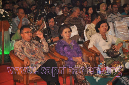 10. Tamu undangan 1