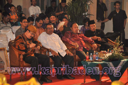 12. Tamu undangan 3