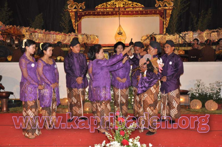 17. Penyerahan Tokoh Wayang
