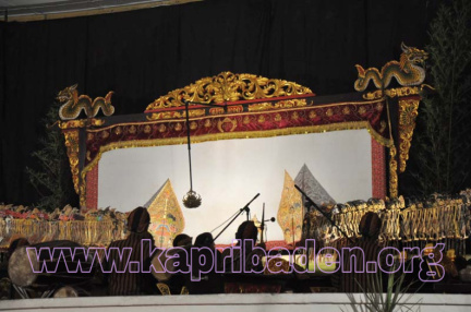 19. Pagelaran wayang