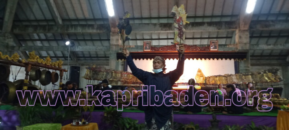 Penyerahan Tokoh Wayang ke Dalang (3)